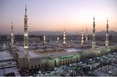 Dünya hattatları Medine'de toplandı