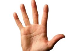 Ellerdeki terleme, sosyal hayat olumsuz etkiliyor