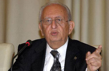 Cindoruk: Başörtü medeni değil!