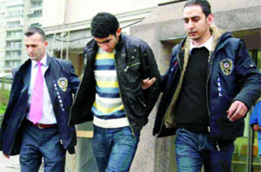 Katilleri Cevşenle yakaladılar