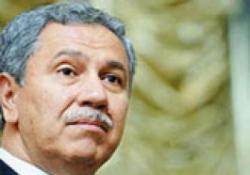 Arınç el öpmek istedi ama..