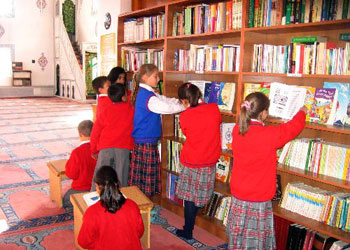 Cami cemaatinin bir kardeş okulu oldu