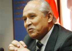 Emasya'yı il sınırından geçirmeyen vali