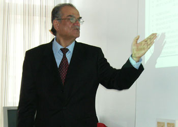 Bilim ve dini bilen fizikçi yetiştirmeliyiz