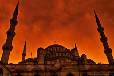 Camiler hayırseverlerin destekleriyle yükseliyor