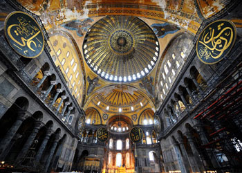 Ayasofya'da ziyaretçi kısıtlaması
