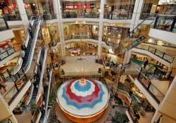 Gençler niçin AVM'lere sığınıyor