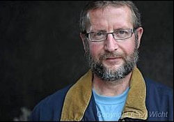 Minare yasağıyla Müslüman oldu