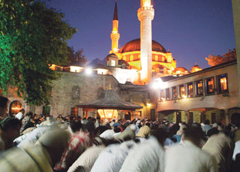 Cami imamından sabah namazına teşvik