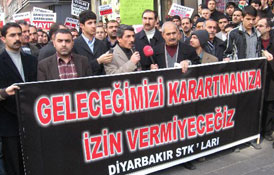 Diyarbakır'da 40 STK Danıştay'ı proteste etti