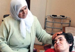 Ev sahibi çiftin insanlık dersi