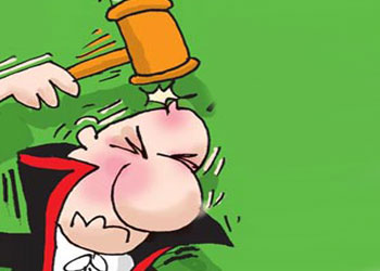 Yargının başına inen tokmak-Karikatür