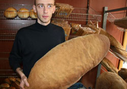 Bu ekmek 120 kişiyi doyuruyor