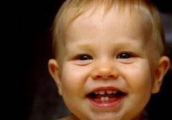 Bebeklerde diş görüldükten sonra temizliğine başlanmalı