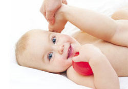 Yaz aylarında bebeğinizin bakımına iki kat özen gösterin