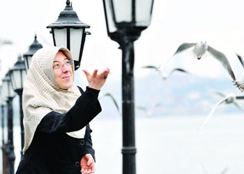 Anne bak senin kovulduğun okul!