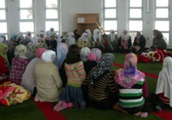 Kadınları irşat ediyorlar