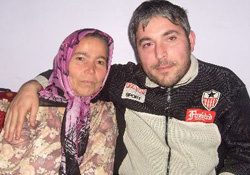 Annesine böbreğini verecek