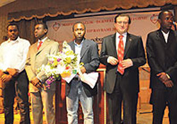 Haiti'nin yaralarını saran Türk doktorlar ödüllendirildi