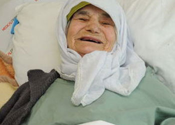 86 yaşındaki anneden oğluna böbrek