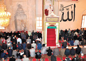 Hutbeler 28 Şubat ruhundan kurtulmalı