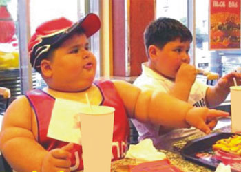 Obezitenin sebebi, ailede düzensiz beslenme