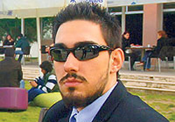 Okuduğu 100 bin liralık dava açtı