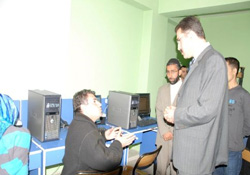 Engelliler bilgisayar kursuyla hayata atılacak