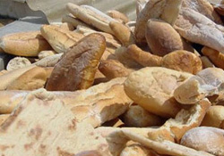 İsrafa karşı ‘ekmeği ellemeyin’ kampanyası