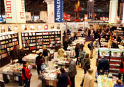 Kitap fuarında 8 bin korsan kitap ele geçirildi