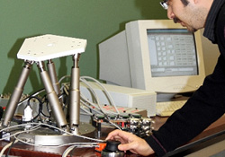 Cerrah elinden bin kat daha hassas robot