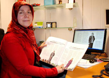 Hollanda'nın gündemi başörtülü Sevim Hanım