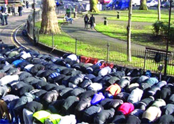 Londra City Ünv. öğrencilerinin mescid eylemi