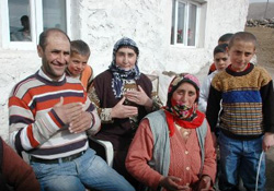 Sağır ve dilsiz köyde hastalığın sırrı araştırılıyor