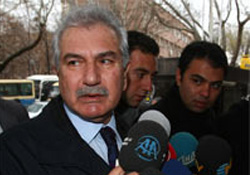 HSYK Başkan Vekili Özbek siyasetçi gibi konuştu