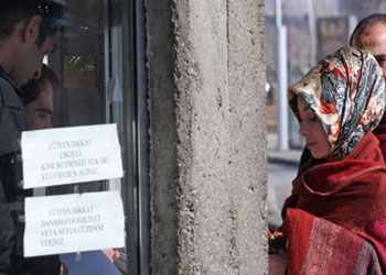 Başörtülüyü sınava almadı görevinden oldu