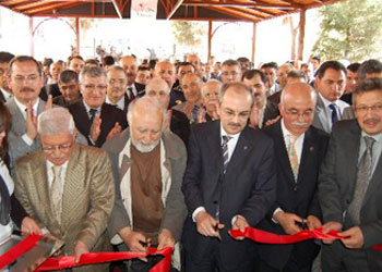 Kıraathane üzerinden kitapla köprü kuruldu