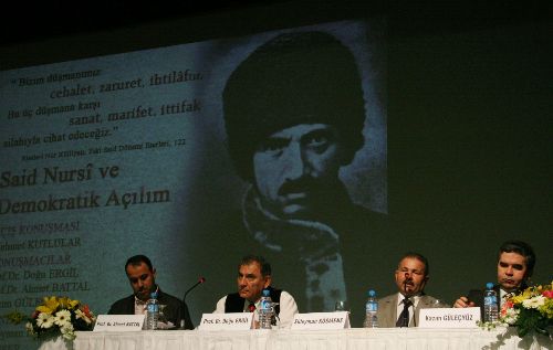 İzmir'de Said Nursi ve açılım paneli