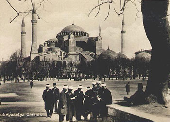 İşgal altında bile Ayasofya’da ezan susmadı