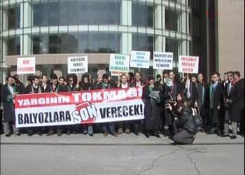 Sivil toplum, Balyoz'un peşini bırakmayacak
