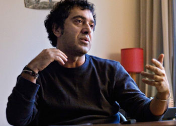 Koştururken bir de bakıyorsunuz Ezan sesi