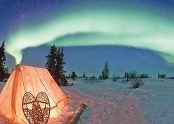 Eksi 20 derecede kuzey ışıklarını bekliyor