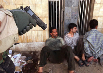 Irak'ta 45 bin bilim adamı yok oldu!