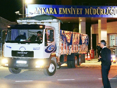 Savcı, bombanın değil haberin peşine düştü