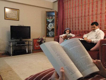TV kapandı, kitap açıldı aile içi iletişim arttı