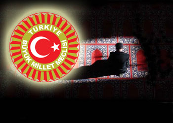 Gazeteciden Meclis'e Cuma namazı ricası