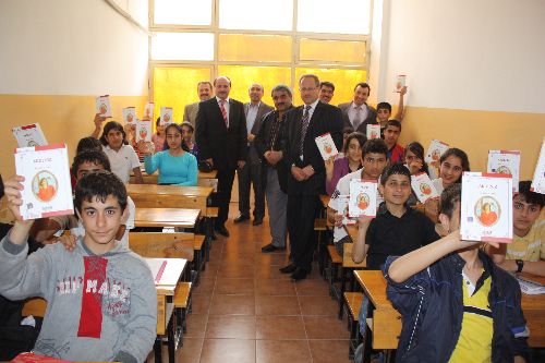 Okuma salonları öğrencilerin umudu oldu