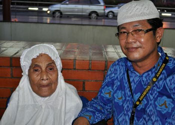 102 yaşındaki kadının ilk Umre sevinci