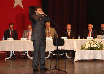 Kur'an ve ezanla kulaklardaki pası sildiler