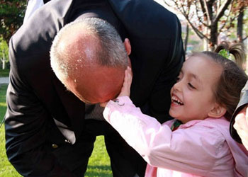 Kızımla olmak her şeye değer, valilik ne ki?